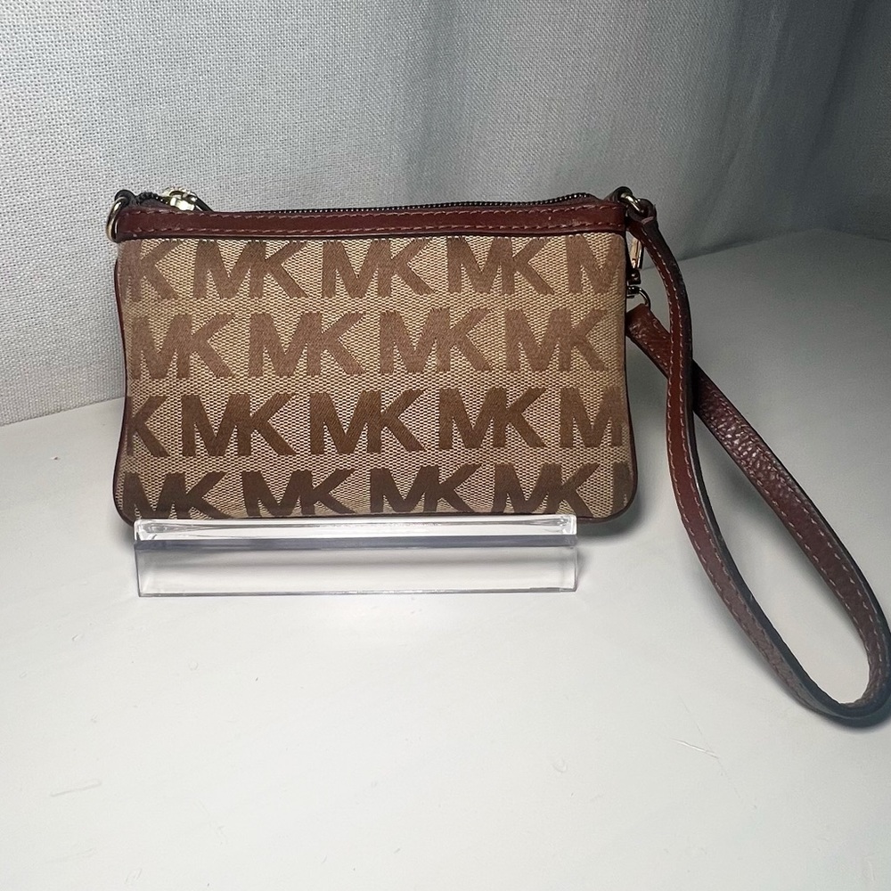MICHAEL KORS BROWN WRISTLET AUTHENTIC!